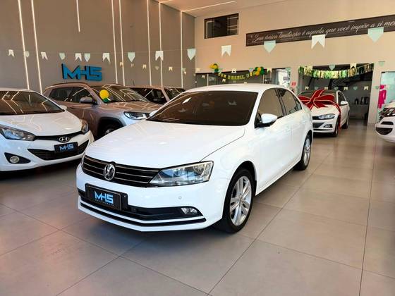 VOLKSWAGEN JETTA 2.0 TSI HIGHLINE 211CV GASOLINA 4P TIPTRONIC VOLKSWAGEN JETTA 2.0 TSI HIGHLINE 211CV GASOLINA 4P TIPTRONIC